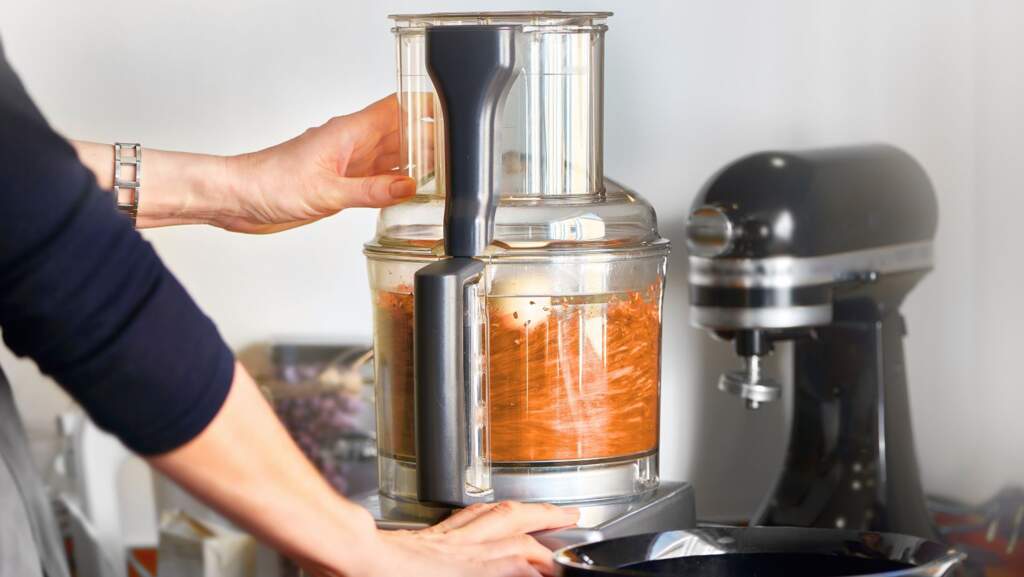 5 Kitchen Gadgets to Gift Yourself with your Holiday Green